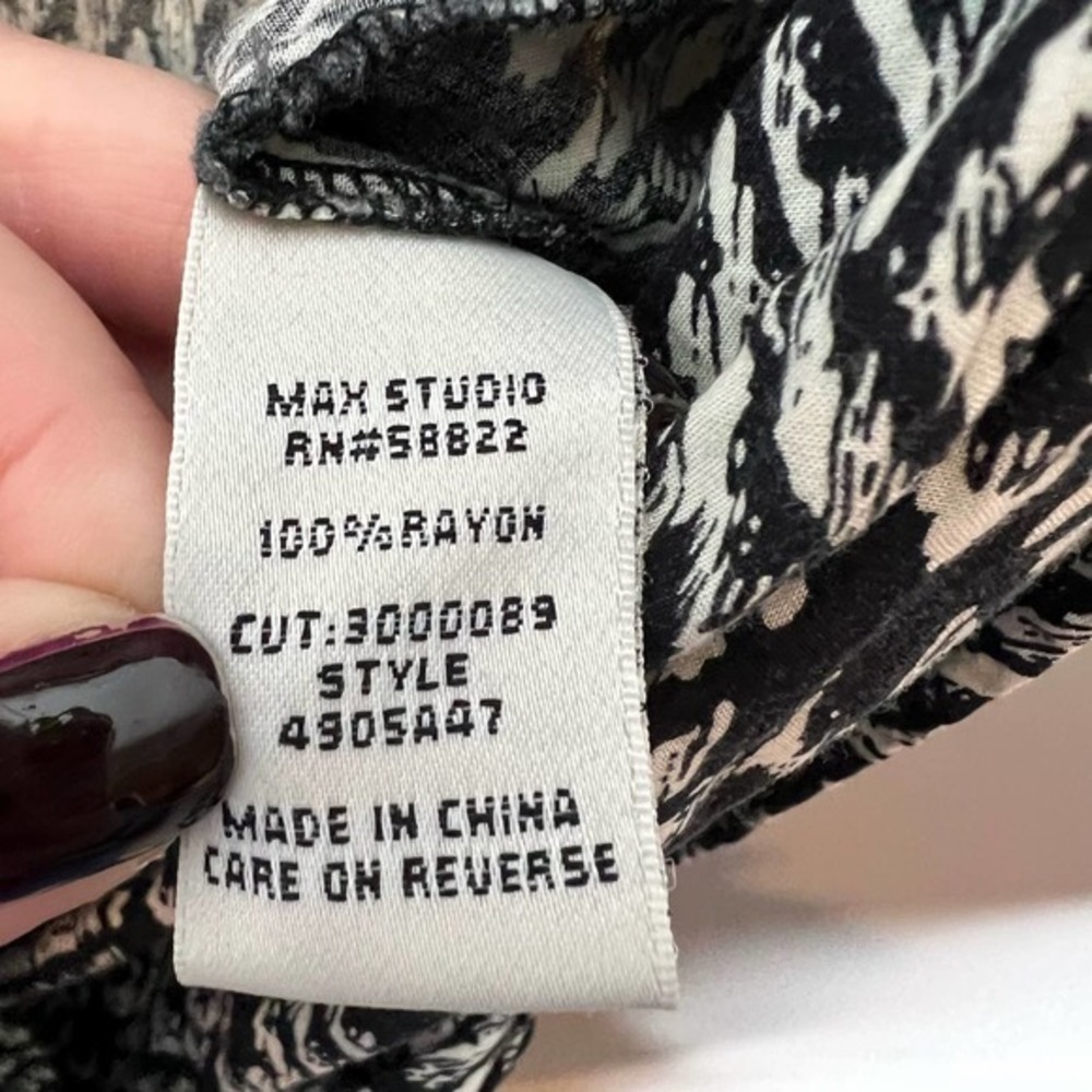 Max Studio black & white ikat sleeveless cropped jumpsuit pockets size medium - Picture 4 of 8